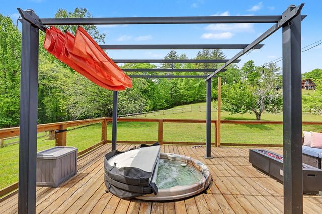 12 Chastain Road, Murphy, NC 28906