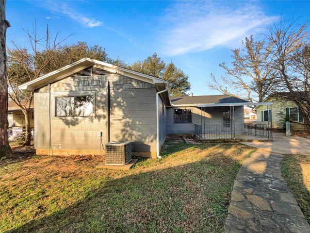 2016 Bluebonnet Avenue, Denison, TX 75020