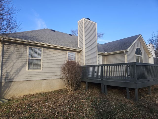 415 Lake Forest Dr, La Vergne, TN 37086