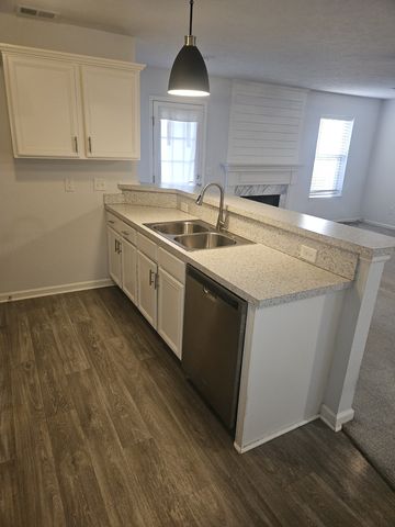 415 Lake Forest Dr, La Vergne, TN 37086