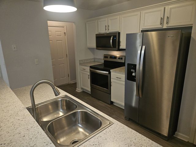 415 Lake Forest Dr, La Vergne, TN 37086