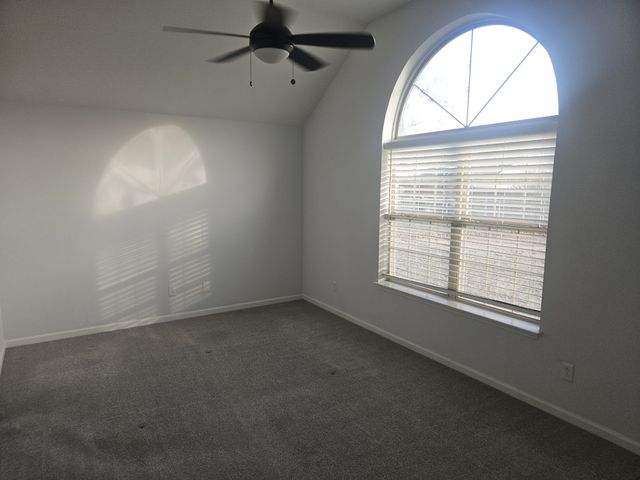 415 Lake Forest Dr, La Vergne, TN 37086