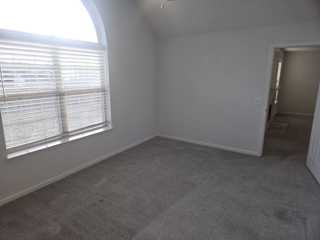 415 Lake Forest Dr, La Vergne, TN 37086