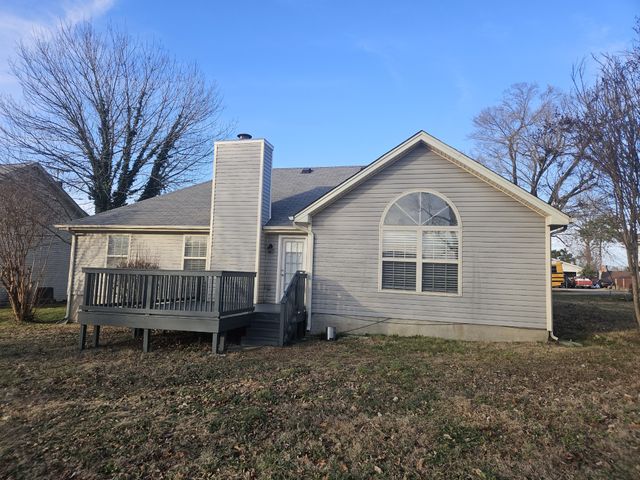 415 Lake Forest Dr, La Vergne, TN 37086