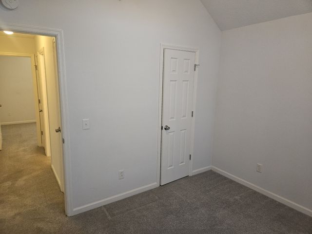 415 Lake Forest Dr, La Vergne, TN 37086