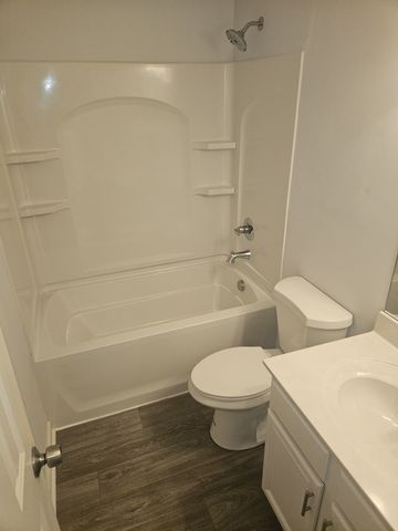 415 Lake Forest Dr, La Vergne, TN 37086