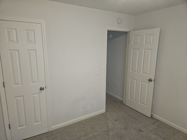 415 Lake Forest Dr, La Vergne, TN 37086