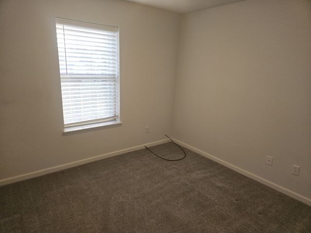 415 Lake Forest Dr, La Vergne, TN 37086