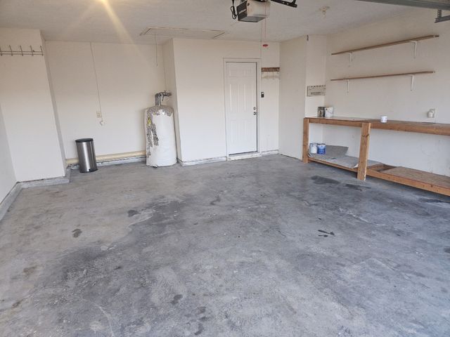 415 Lake Forest Dr, La Vergne, TN 37086