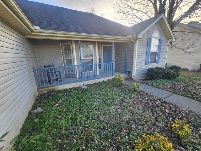 415 Lake Forest Dr, La Vergne, TN 37086