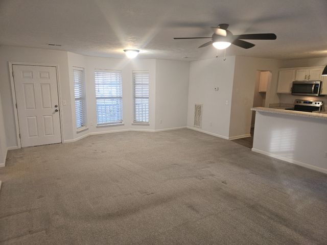 415 Lake Forest Dr, La Vergne, TN 37086