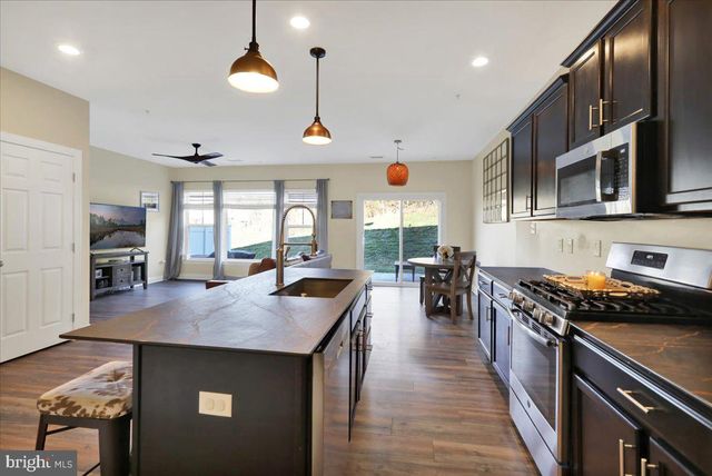 24 WEXFORD CT, Morgantown, PA 19543