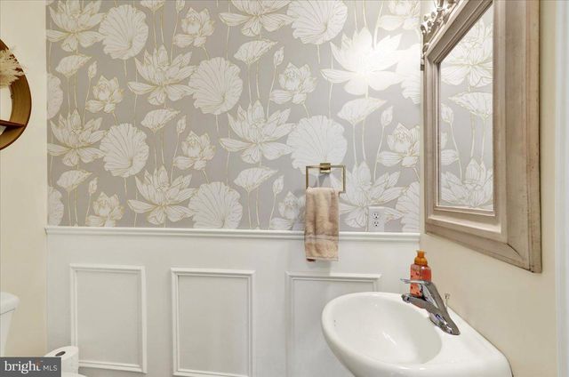 24 WEXFORD CT, Morgantown, PA 19543