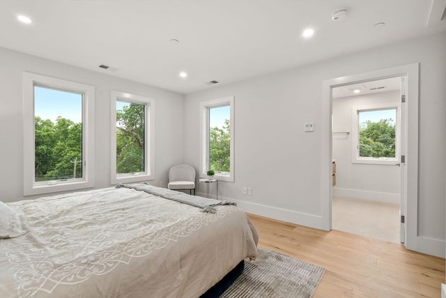 2202 Commonwealth Ave 1, Newton, MA 02466