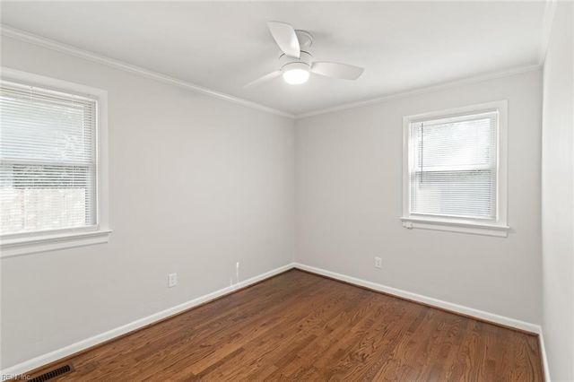 5 Fairway LN, Newport News, VA 23606