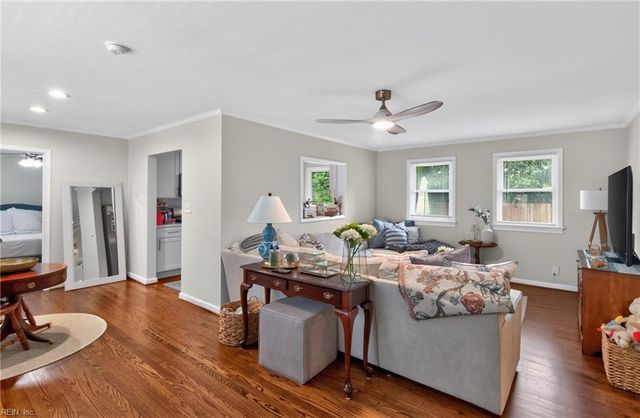 5 Fairway LN, Newport News, VA 23606