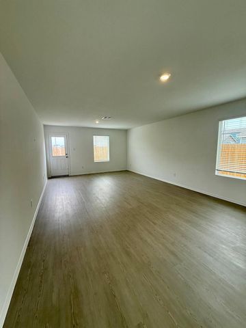 214 Kyanite DR, Maxwell, TX 78656