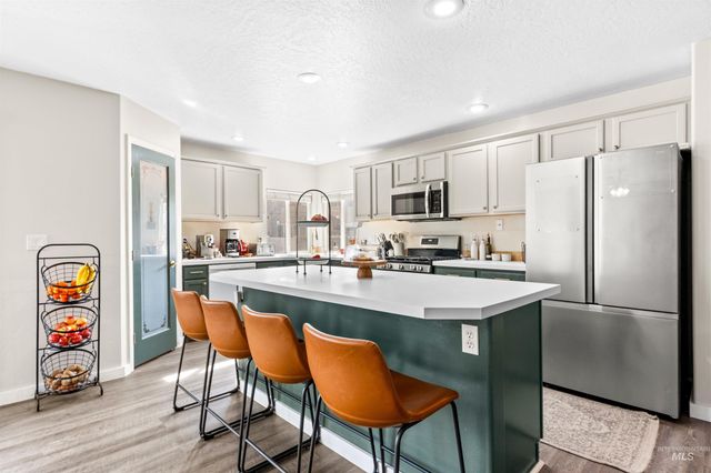 5021 Lathrop Place, Caldwell, ID 83605