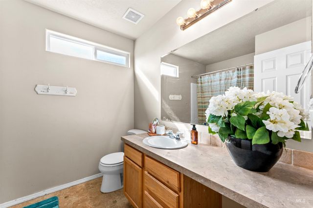 5021 Lathrop Place, Caldwell, ID 83605