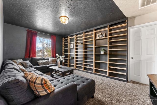 5021 Lathrop Place, Caldwell, ID 83605