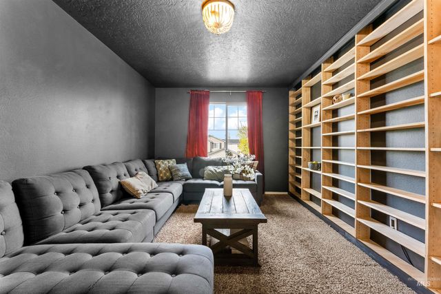 5021 Lathrop Place, Caldwell, ID 83605