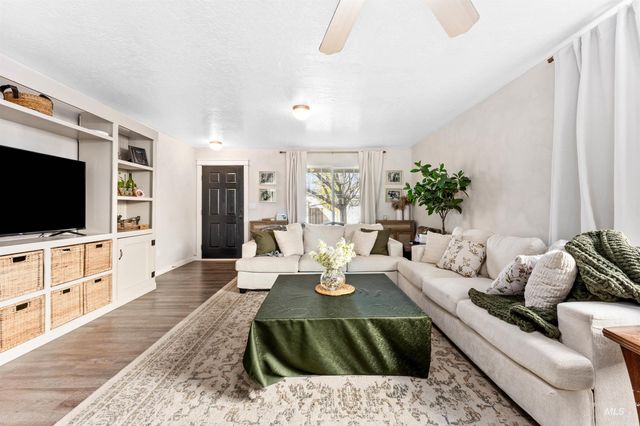 5021 Lathrop Place, Caldwell, ID 83605