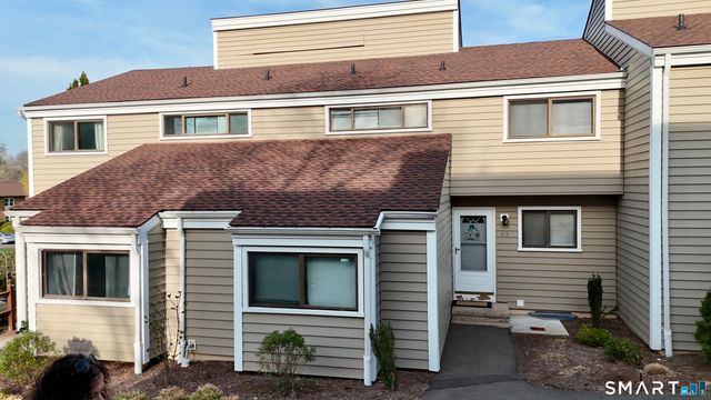 62 Monticello Drive 62, Branford, CT 06405