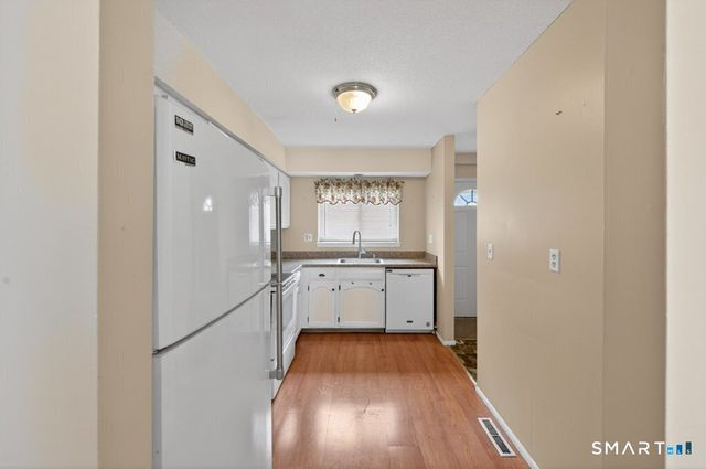 62 Monticello Drive 62, Branford, CT 06405