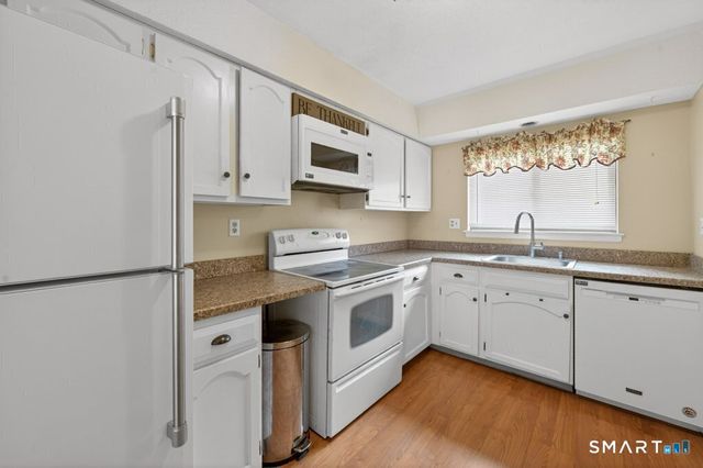 62 Monticello Drive 62, Branford, CT 06405