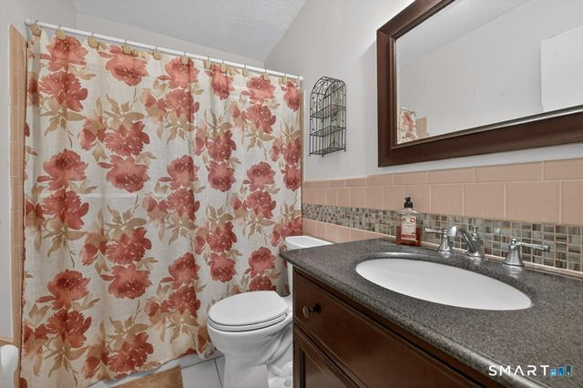 62 Monticello Drive 62, Branford, CT 06405