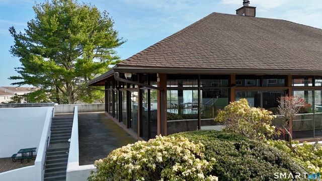 62 Monticello Drive 62, Branford, CT 06405
