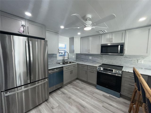 7625 SUN ISLAND DRIVE S 108, South Pasadena, FL 33707