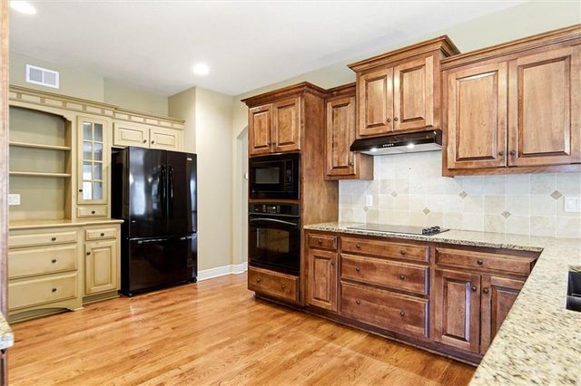 10306 North Brooklyn Avenue, Kansas City, MO 64155