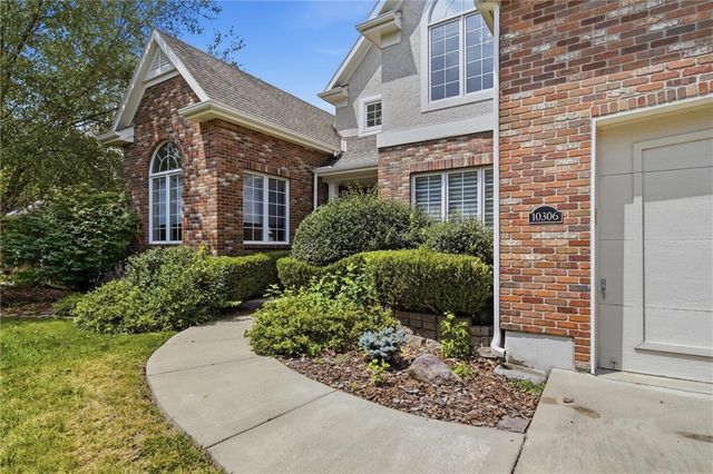10306 North Brooklyn Avenue, Kansas City, MO 64155