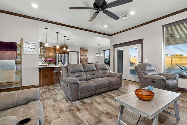 14068 NE Prairie Hill Cir, Elgin, OK 73538