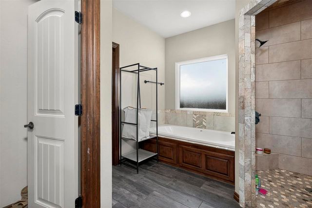 14068 NE Prairie Hill Cir, Elgin, OK 73538