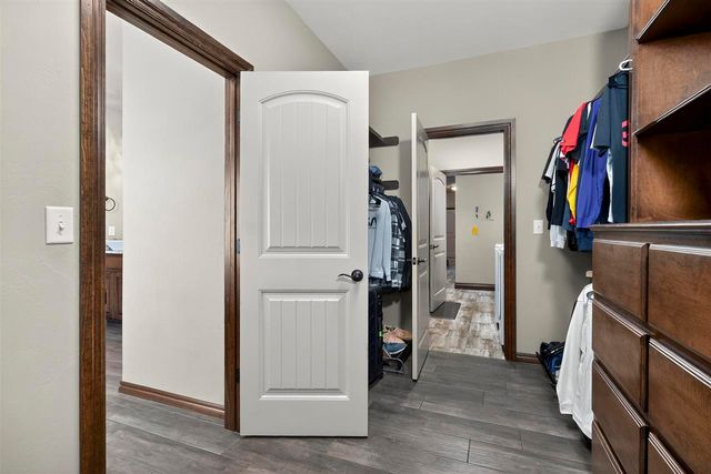 14068 NE Prairie Hill Cir, Elgin, OK 73538