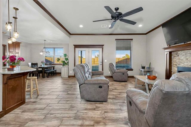 14068 NE Prairie Hill Cir, Elgin, OK 73538