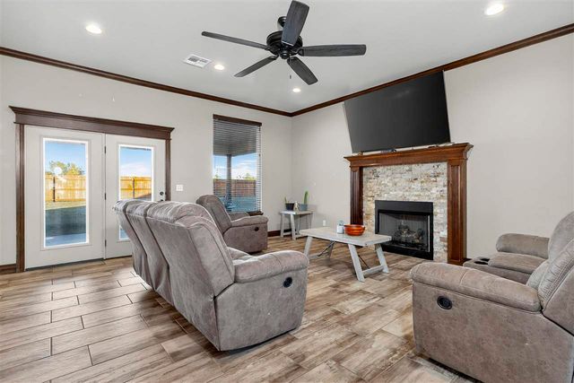 14068 NE Prairie Hill Cir, Elgin, OK 73538