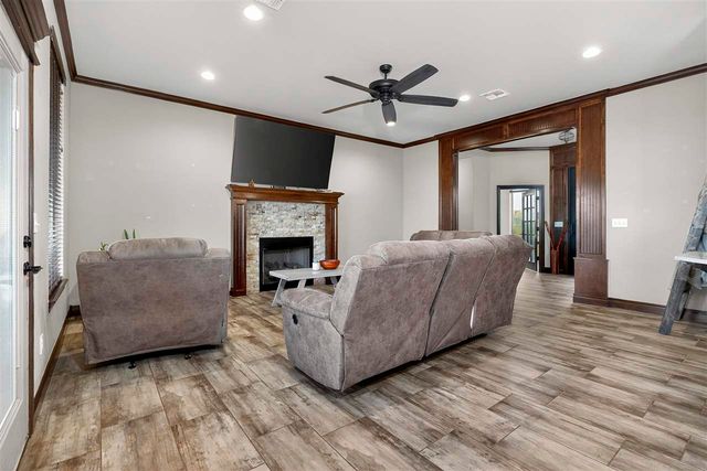 14068 NE Prairie Hill Cir, Elgin, OK 73538