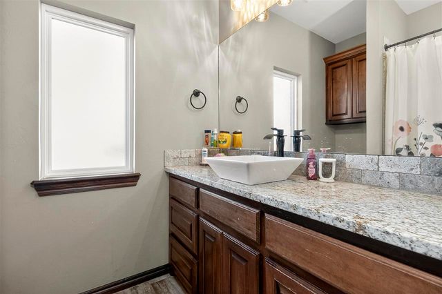 14068 NE Prairie Hill Cir, Elgin, OK 73538