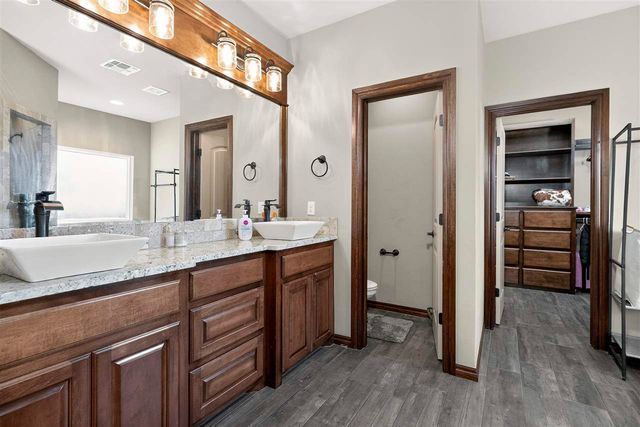 14068 NE Prairie Hill Cir, Elgin, OK 73538