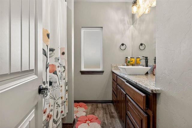 14068 NE Prairie Hill Cir, Elgin, OK 73538