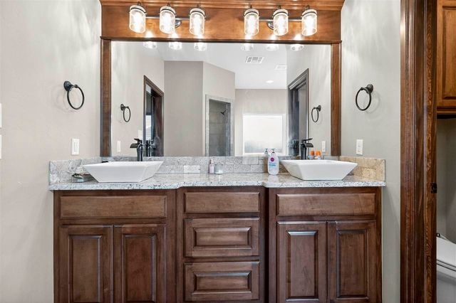 14068 NE Prairie Hill Cir, Elgin, OK 73538