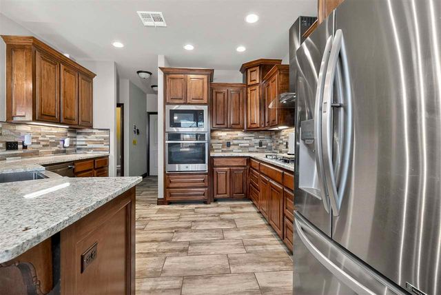 14068 NE Prairie Hill Cir, Elgin, OK 73538