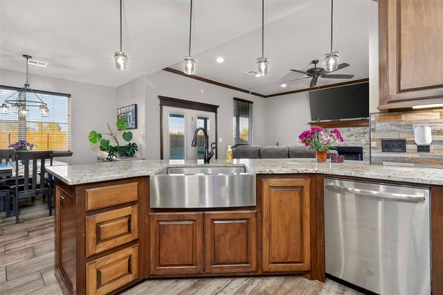 14068 NE Prairie Hill Cir, Elgin, OK 73538