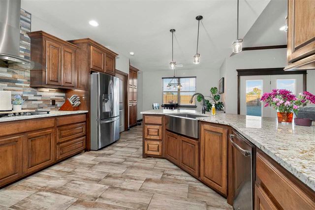 14068 NE Prairie Hill Cir, Elgin, OK 73538