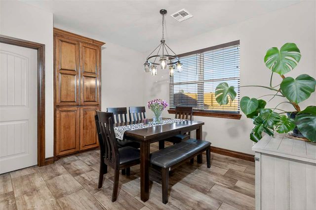 14068 NE Prairie Hill Cir, Elgin, OK 73538