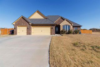 14068 NE Prairie Hill Cir, Elgin, OK 73538