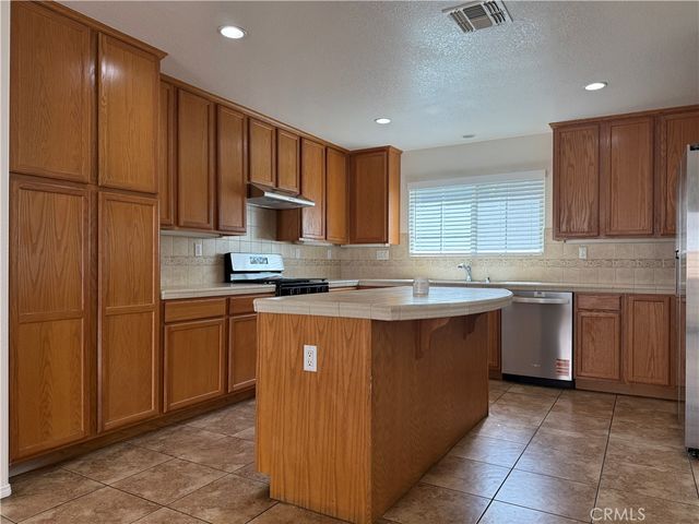 506 N Placer Privado, Ontario, CA 91764